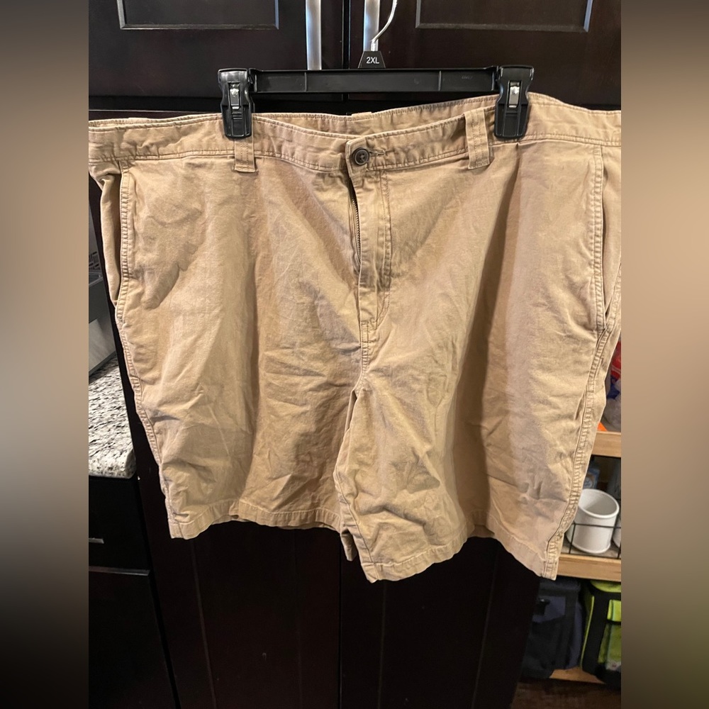 Magellan Khaki Shorts. Size 44W.